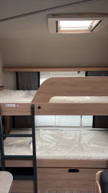 Etagenbetten Knaus Südwind 540 FDK