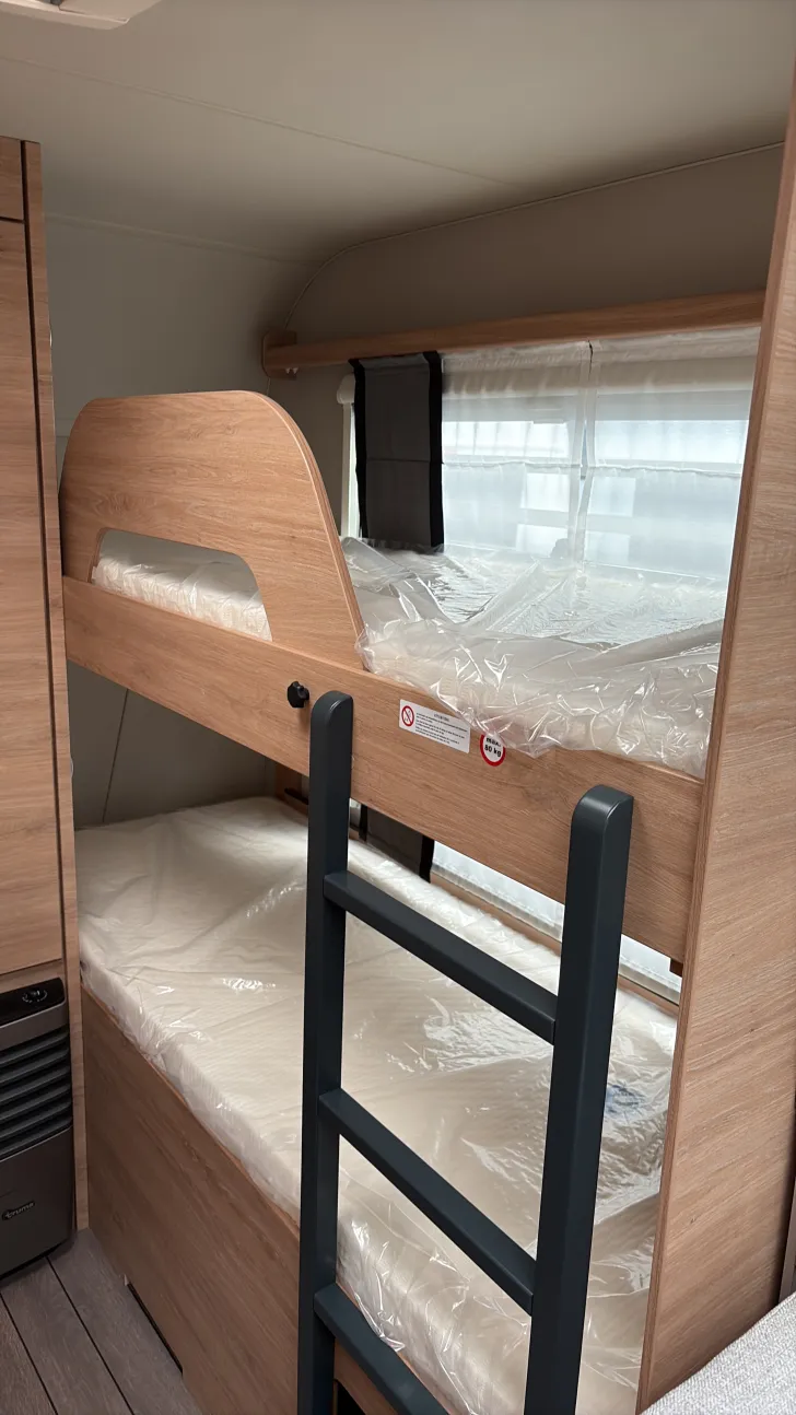 Etagenbetten Knaus Südwind 580 QS