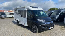 Schräg Vorne Carado VAN V132 Pro SAT & TV / Radio, Navi, RFK /
