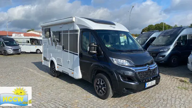 Schräg Vorne Carado VAN V132 Pro SAT & TV / Radio, Navi, RFK /
