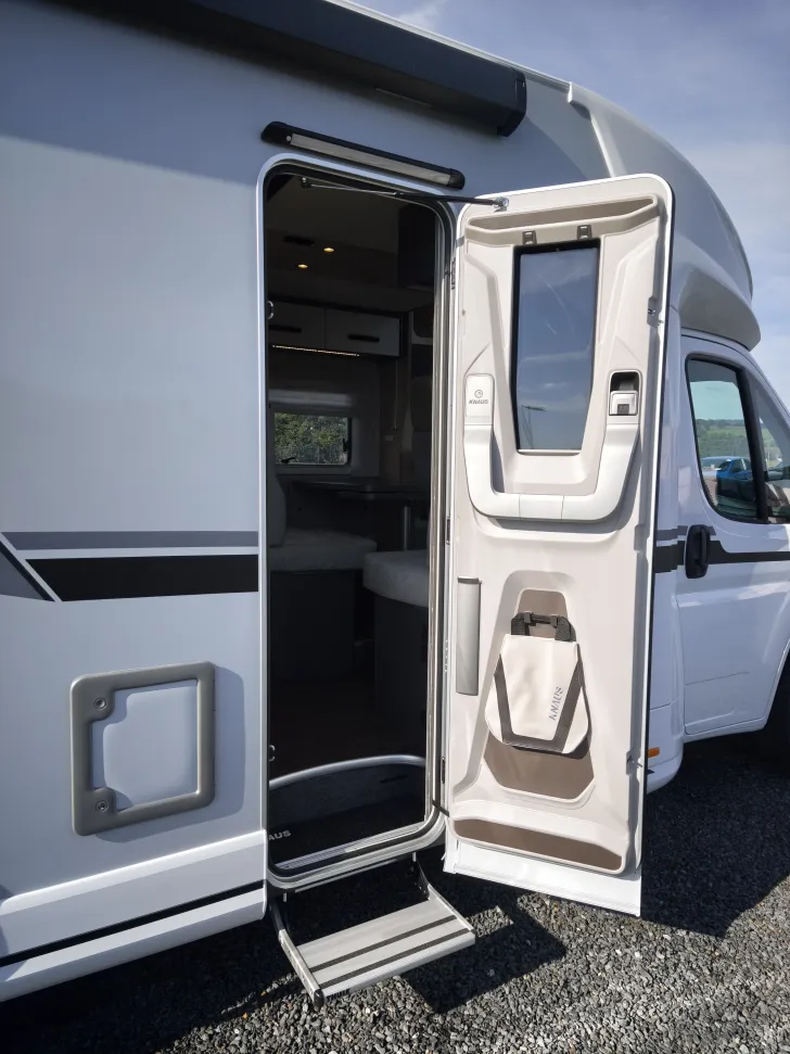 Fahrzeugbild Knaus L!VE WAVE 700 MEG Platinum Selection #29