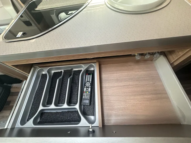 Fahrzeugbild Weinsberg CaraHome 650 DG Lithium Ionenbatterie #16