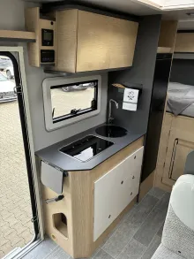 Fahrzeugbild GIOTTILINE Compact CX60 Premiere Edition, AT, Markise, #9