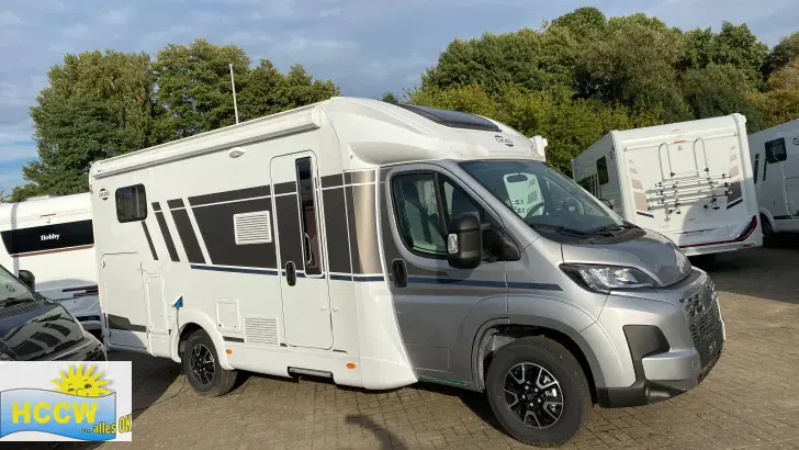 Seitlich Carado T 338 pro + ohne Hubbett