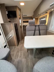 Sicht vorne-hinten Carado T 338 pro + ohne Hubbett