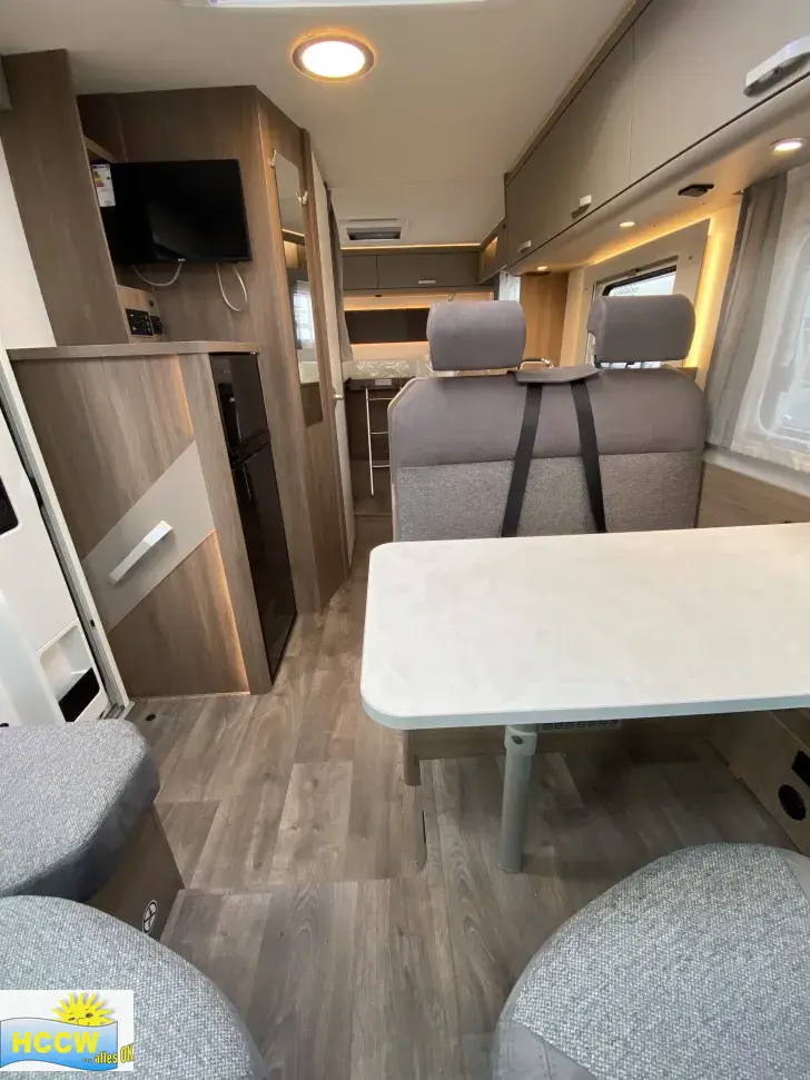 Sicht vorne-hinten Carado T 338 pro + ohne Hubbett