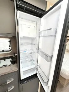 Fahrzeugbild Hobby De Luxe 515 UHL /2.000 kg/Backofen/Bettverbreite #11