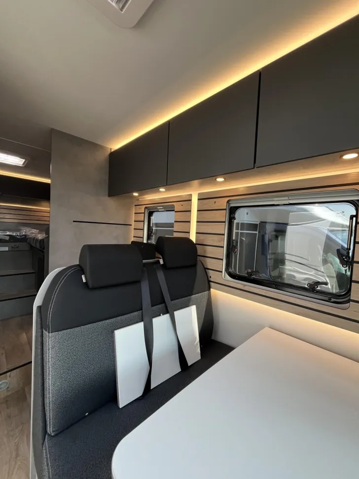 Fahrzeugbild Crosscamp EXPDN T 7.4 E Peugeot #9