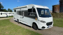 Schräg Vorne Carado I 447 pro+ , Maxi Chassis-Automatik