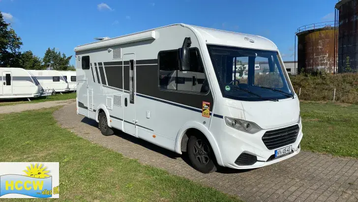 Schräg Vorne Carado I 447 pro+ , Maxi Chassis-Automatik