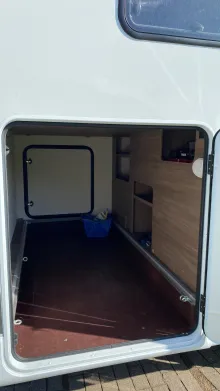 Heckgarage Carado I 447 pro+ , Maxi Chassis-Automatik