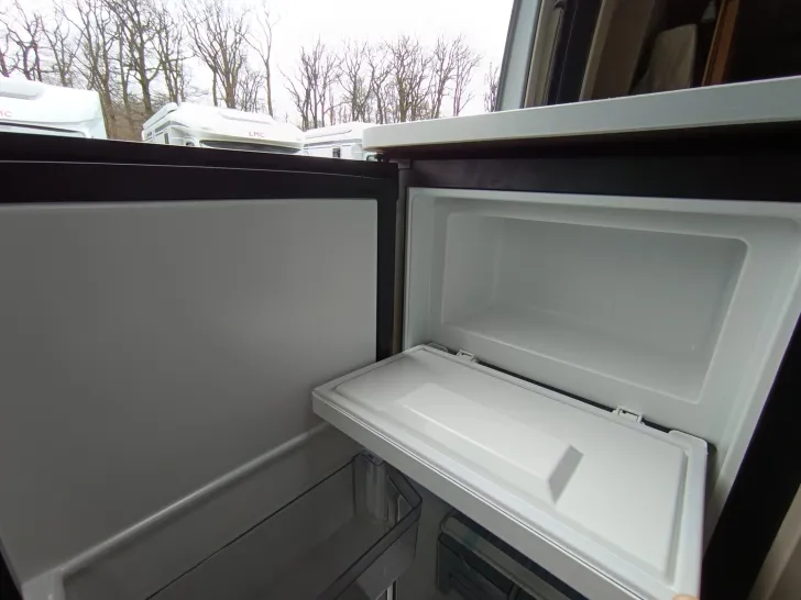 Fahrzeugbild Carado pro CV 602 SALE  Mietwagen Autom. Schlafdach #20