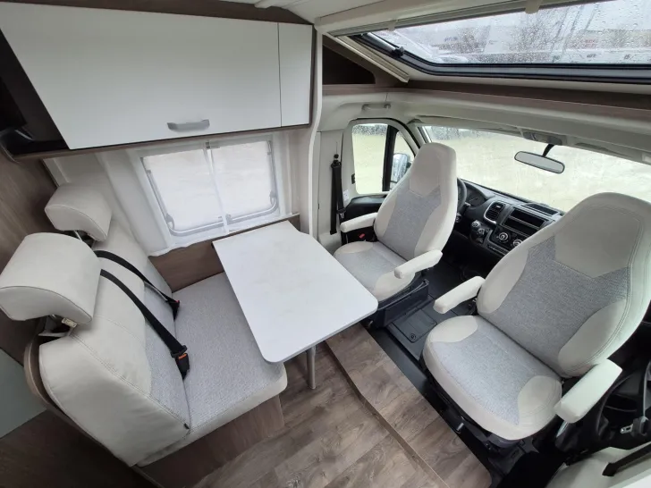 Fahrzeugbild Carado V 337 Mietwagen günstig abzugeben #13
