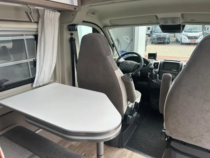 Fahrzeugbild Pössl D-Line 2Win Plus MöbelElegance, Wohnwelt Silver #5