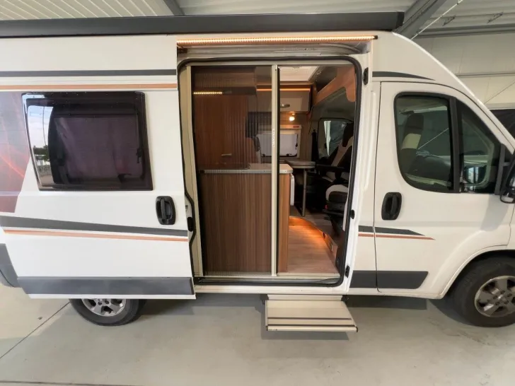 Fahrzeugbild Weinsberg CaraBus 540 Fire-Edition/Festbett/Markise #6