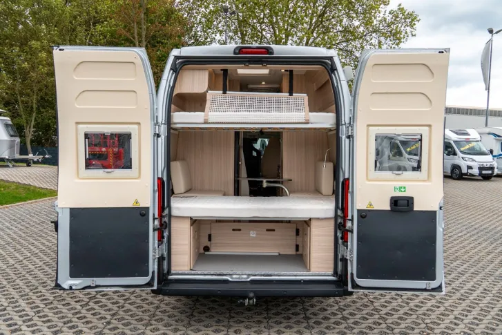 Fahrzeugbild Dreamer Camper Family Van Five by Rapido *Etagenbetten* #6