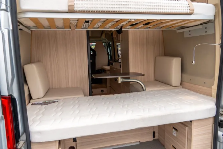 Fahrzeugbild Dreamer Camper Family Van Five by Rapido *Etagenbetten* #7