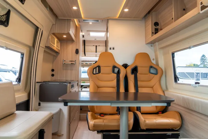 Fahrzeugbild Dreamer Camper Family Van Five by Rapido *Etagenbetten* #12