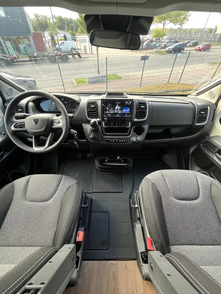 Fahrzeugbild Crosscamp EXPDN 7.0 E Peugeot #15