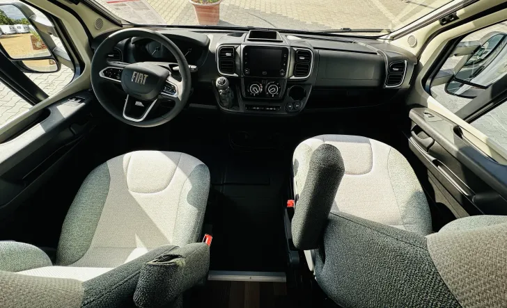 Fahrzeugbild Weinsberg CaraHome 650 DG Licht / Sicht Paket #12