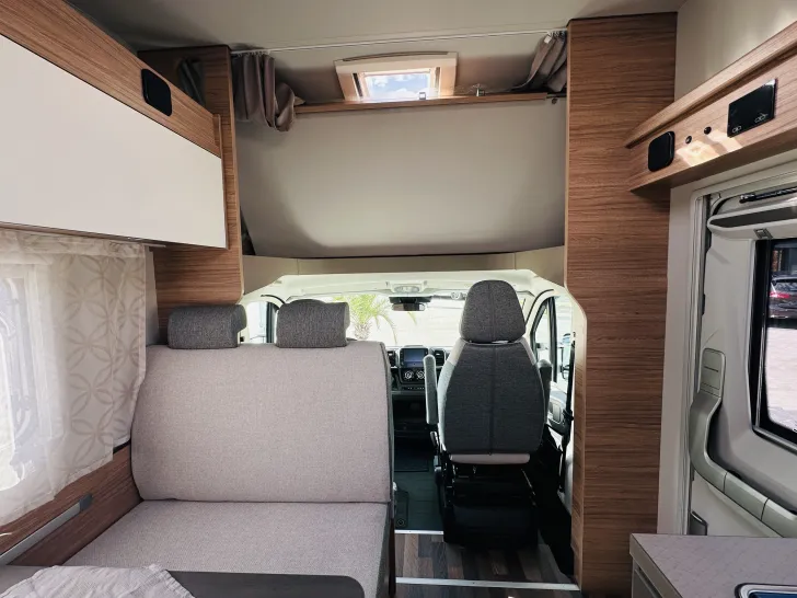Fahrzeugbild Weinsberg CaraHome 650 DG Licht / Sicht Paket #15