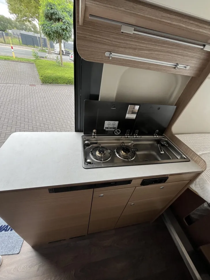 Fahrzeugbild Carado Camper Van 640 Edition 15 Schlafdach #8
