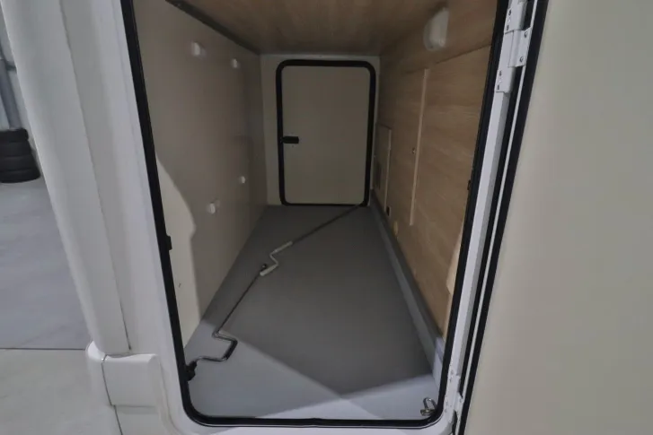 Fahrzeugbild P.L.A. 385 Privilege/Einzelbetten+Hubbett/Garage/Klima #6