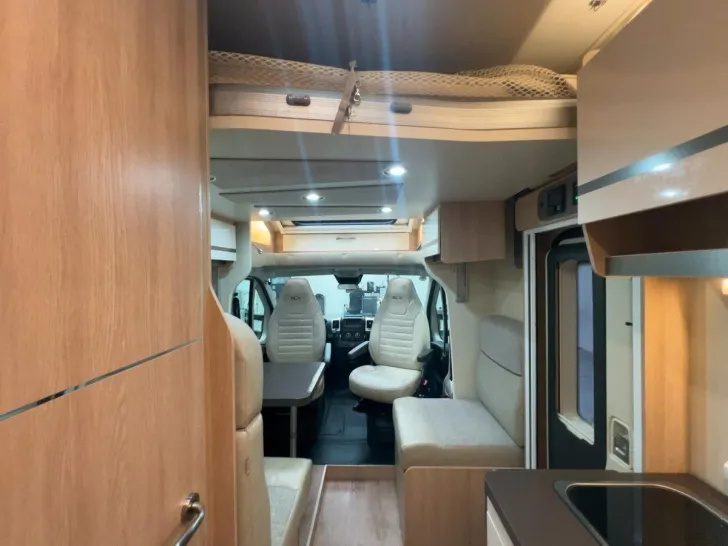 Fahrzeugbild P.L.A. 385 Privilege/Einzelbetten+Hubbett/Garage/Klima #9