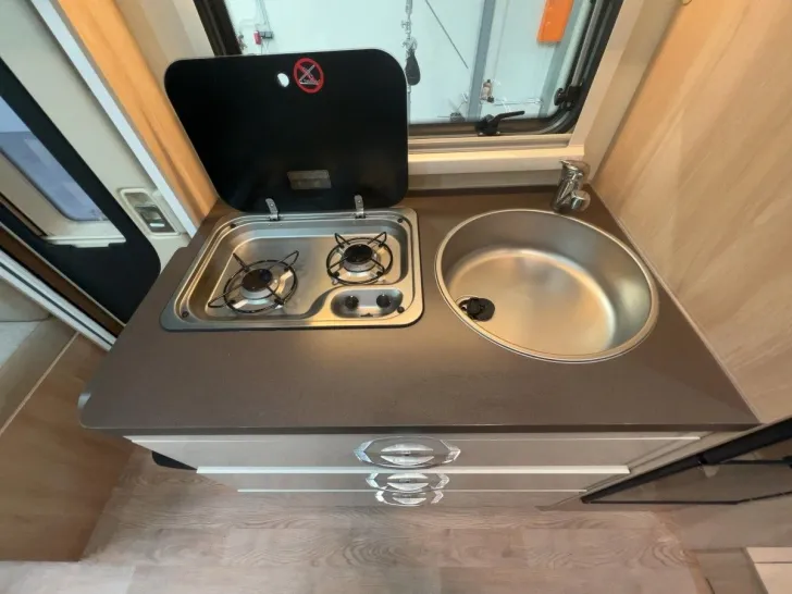 Fahrzeugbild P.L.A. 385 Privilege/Einzelbetten+Hubbett/Garage/Klima #14