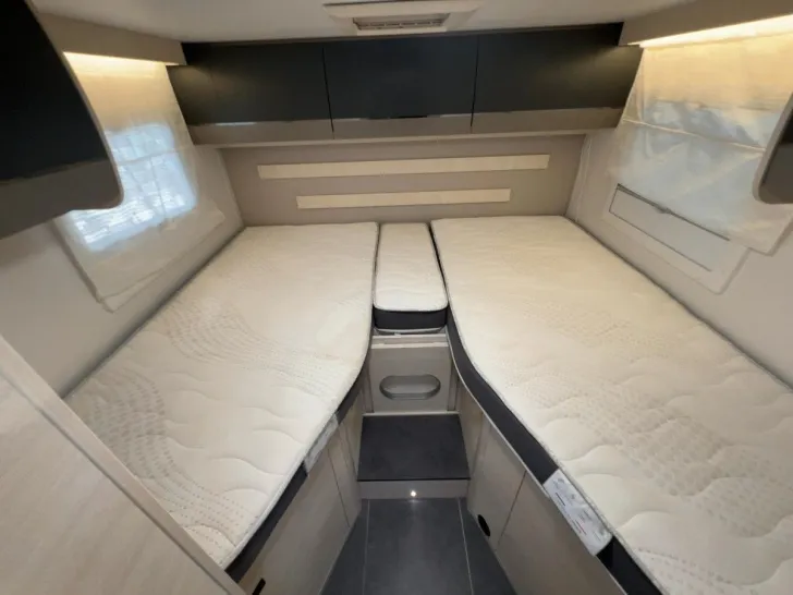 Fahrzeugbild Challenger 337 Graphite Ultimate/Automatik/Einzelbetten+Hub #12