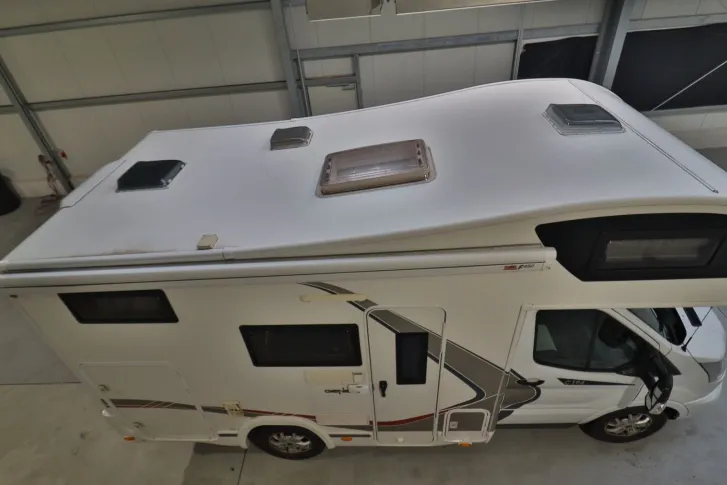 Fahrzeugbild Challenger Genesis C194 Festbett Garage Markise TRUMA #5