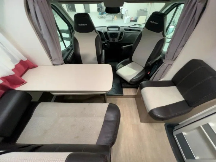 Fahrzeugbild Challenger Genesis C194 Festbett Garage Markise TRUMA #8