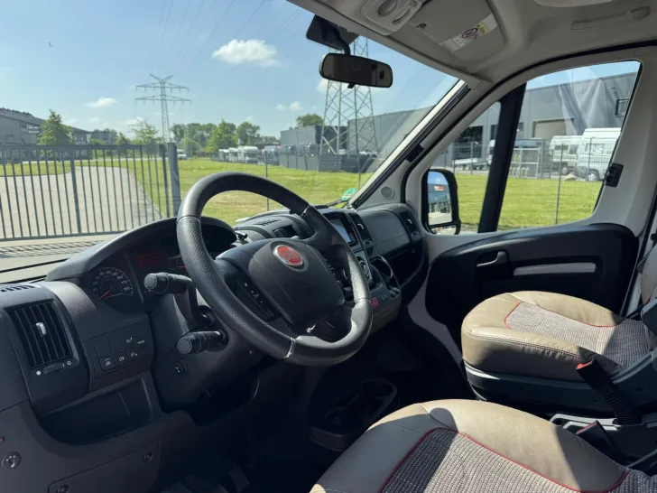 Fahrzeugbild Malibu T 430 LE #7
