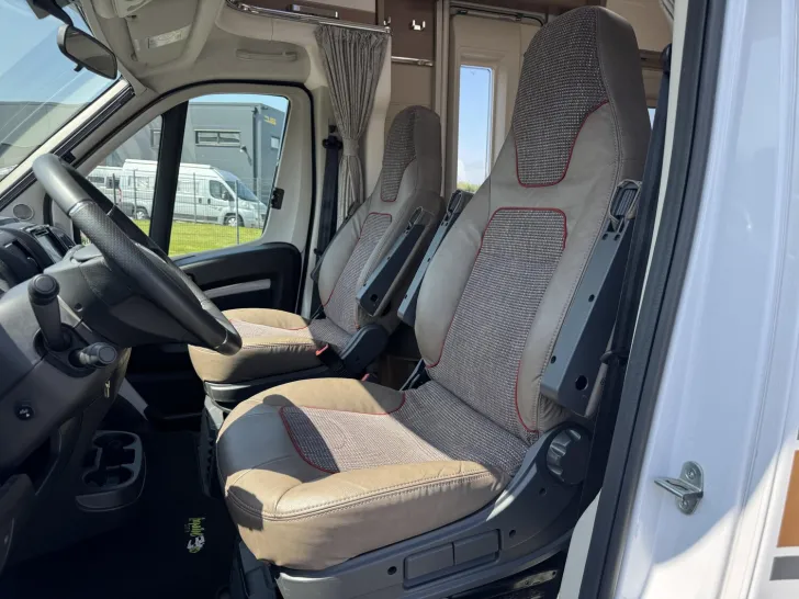 Fahrzeugbild Malibu T 430 LE #8
