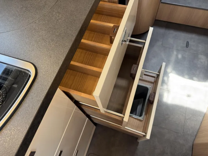 Fahrzeugbild Malibu T 430 LE #16