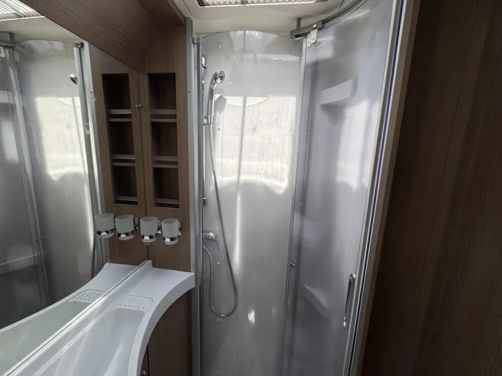 Fahrzeugbild Malibu T 430 LE #22