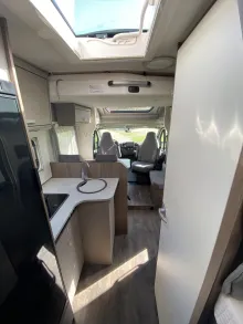Sicht vorne-hinten Carado T 328 pro+ Hubbett + Automatik