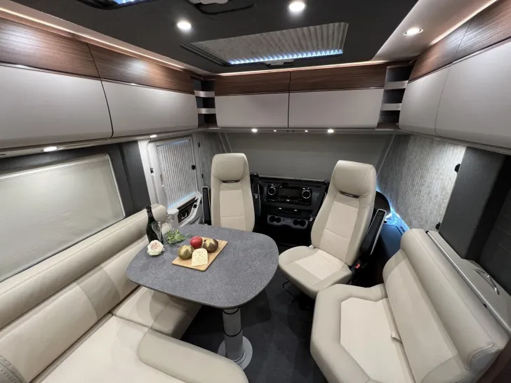 Fahrzeugbild chic c-line I 4.9 LE L Carthago Selection (360) #13