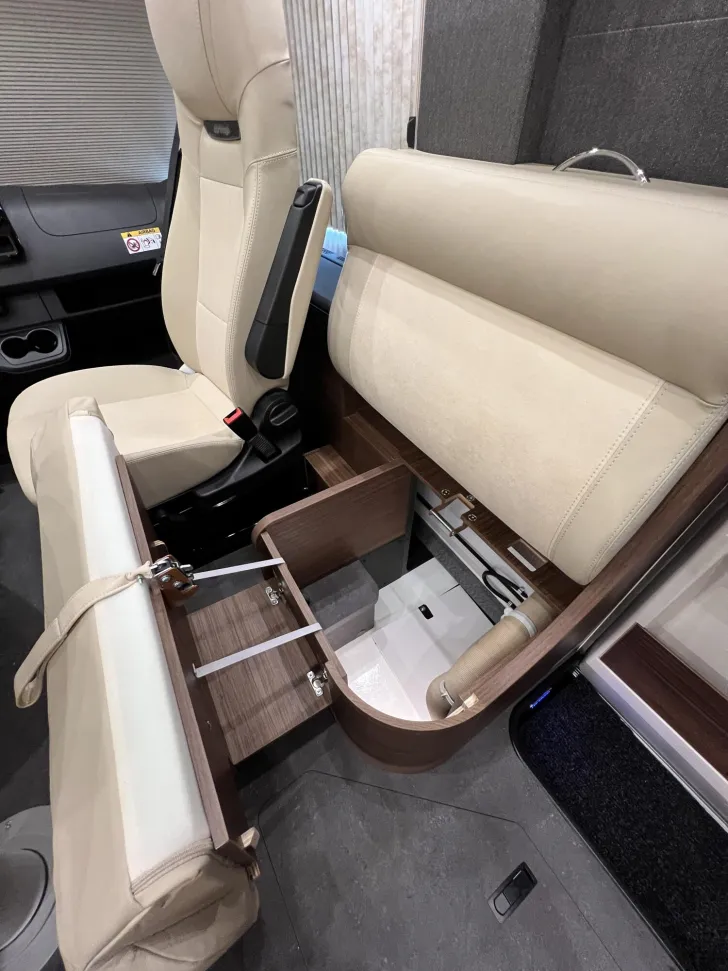Fahrzeugbild chic c-line I 4.9 LE L Carthago Selection (360) #38