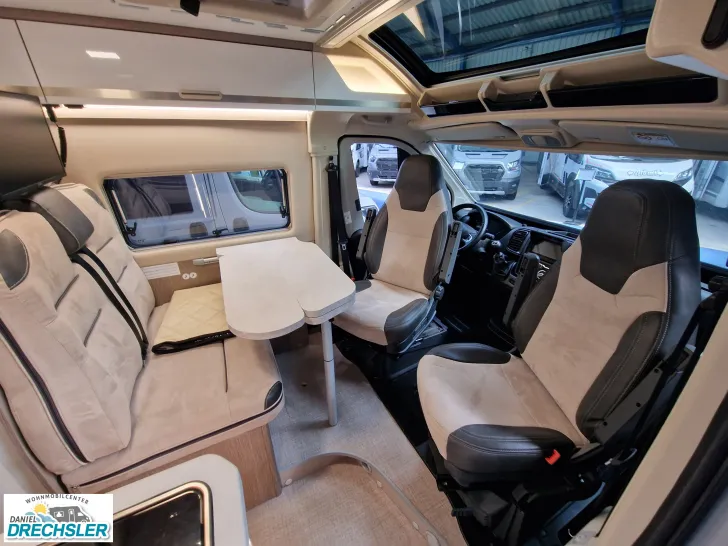 Fahrzeugbild Challenger V114 Road Edition Premium #9
