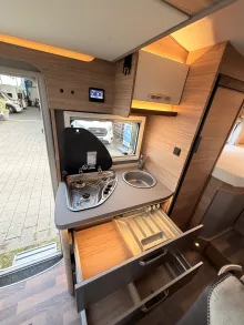 Fahrzeugbild Weinsberg CaraCompact EDITION PEPPER Suite 640 MEG 170PS Autom. ISOFIX #7