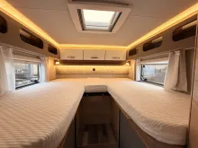 Fahrzeugbild Weinsberg CaraCompact EDITION PEPPER Suite 640 MEG 170PS Autom. ISOFIX #9