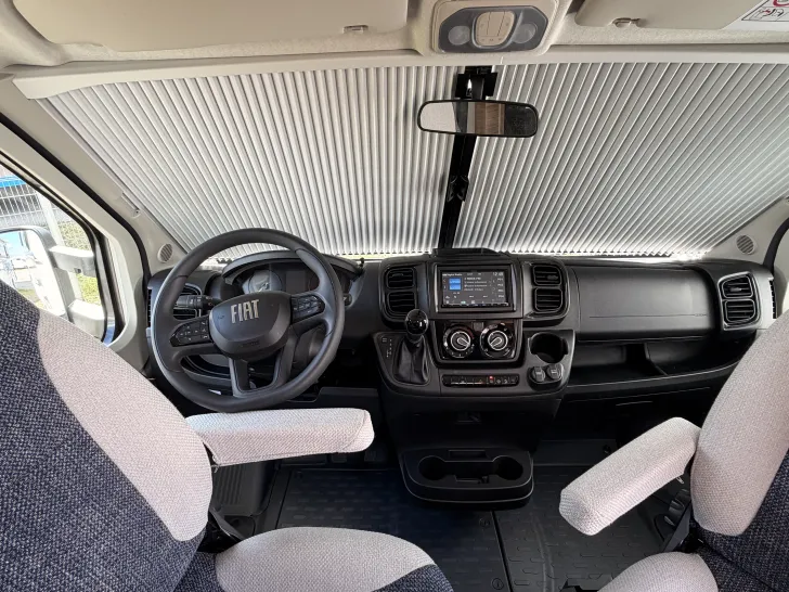 Fahrzeugbild Weinsberg CaraHome 650 DG Automatik Rückfahrkamera Radio #15