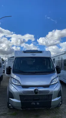 Frontal Vorne Carado VAN 347 PRO+ Automatik + SAT & TV