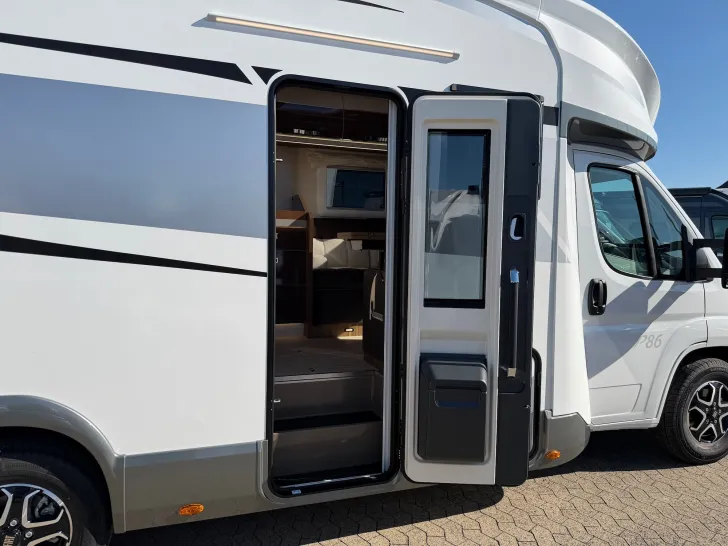 Fahrzeugbild Mobilvetta Krosser P 86 NB, Solar, Lithium, Automatik, 4,4t #17