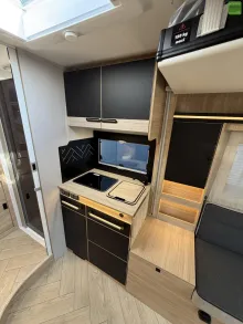 Fahrzeugbild Challenger Teilintegriert Graphite Edition 270 Automatik #13