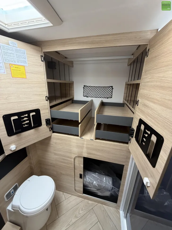 Fahrzeugbild Challenger Teilintegriert Graphite Edition 270 Automatik #20