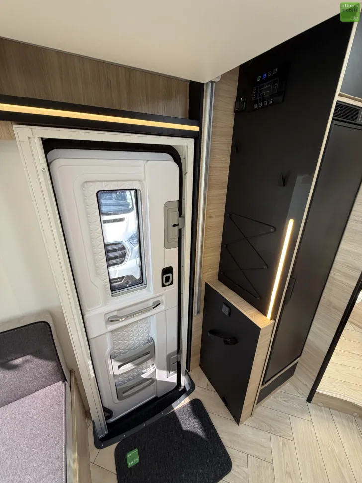 Fahrzeugbild Challenger Teilintegriert Graphite Edition 270 Automatik #26