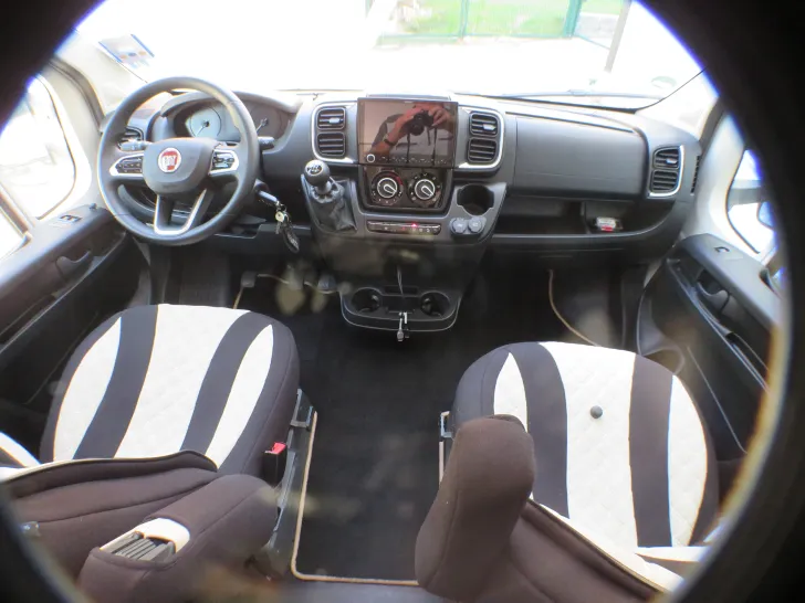 Fahrzeugbild Etrusco T 6900 SB top gepflegt #2