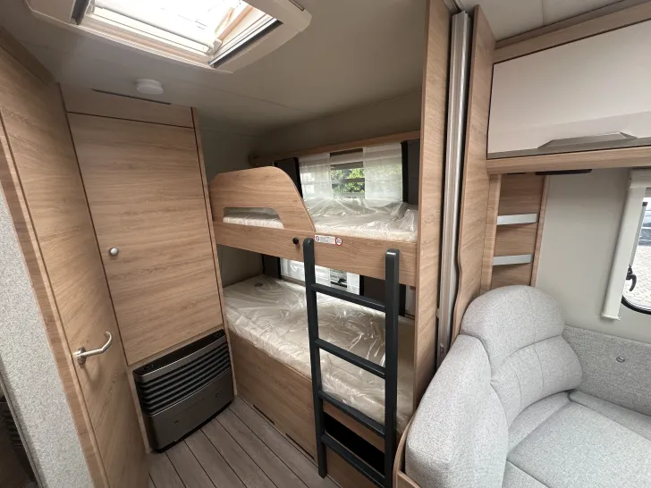 Fahrzeugbild Knaus Südwind 580 QS Black Selection Fußbodenerwärmung #12